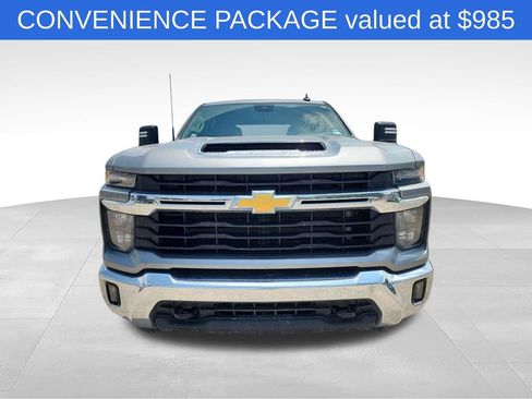 Used 2025 Chevrolet Silverado 2500 LT w/ Convenience Package AWD/4WD image 2