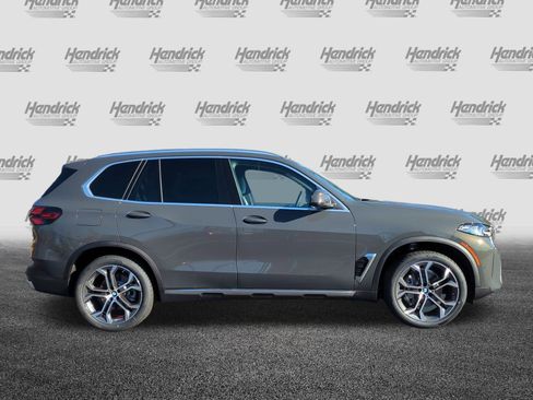 Used 2026 BMW X5 xDrive40i AWD/4WD image 11