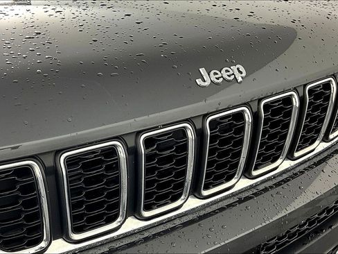 Used 2023 Jeep Grand Cherokee L Laredo AWD/4WD image 30
