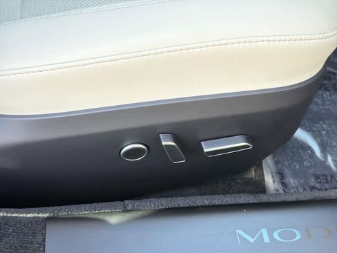 Used 2023 Tesla Model S image 37