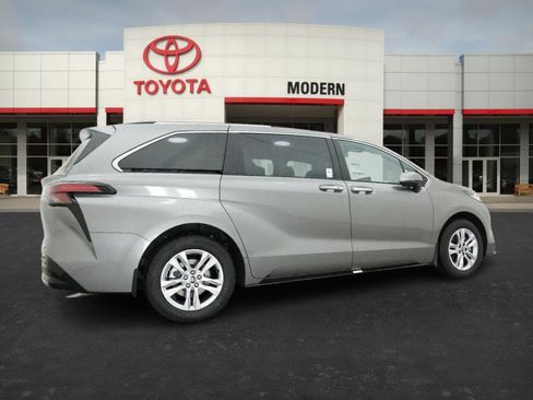 New 2026 Toyota Sienna Limited image 24