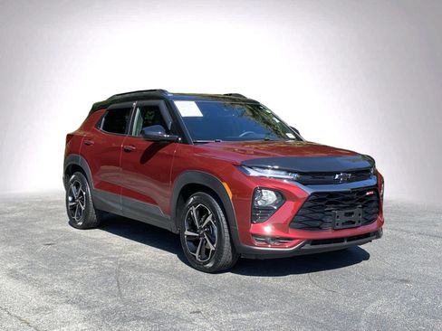 Used 2022 Chevrolet TrailBlazer RS w/ Convenience Package FWD image 2