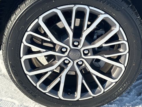 Used 2025 Jeep Grand Cherokee L Summit image 9