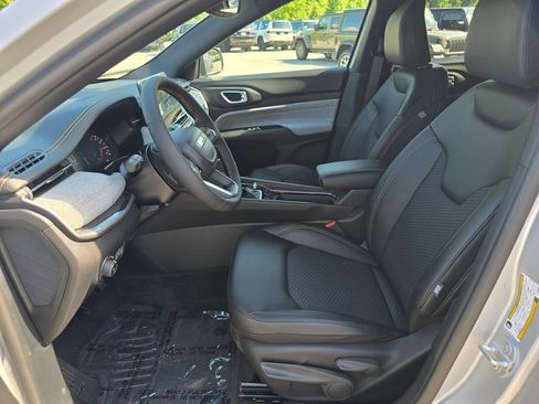 New 2026 Jeep Compass Latitude AWD/4WD image 4