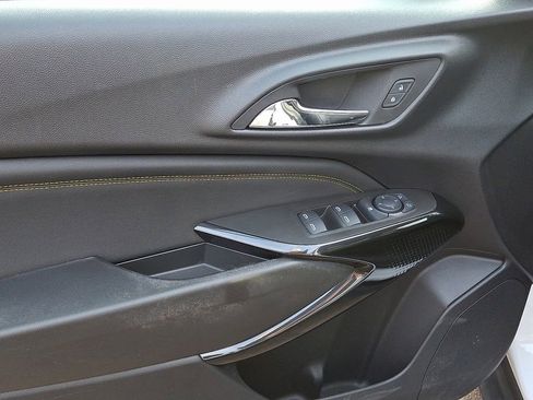 Used 2024 Chevrolet Trax LT w/ Driver Confidence Package image 12