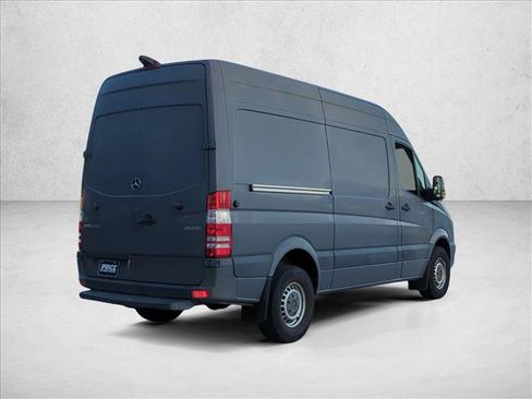 Used 2017 Mercedes-Benz Sprinter 2500 image 5