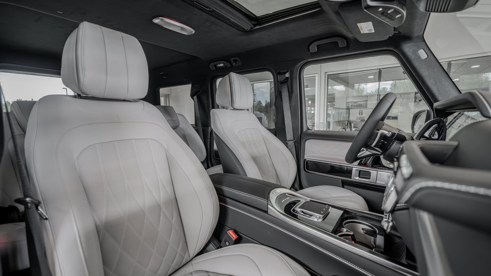 New 2027 Mercedes-Benz G 580 e image 32