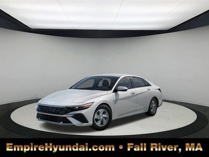 New 2025 Hyundai Elantra SE