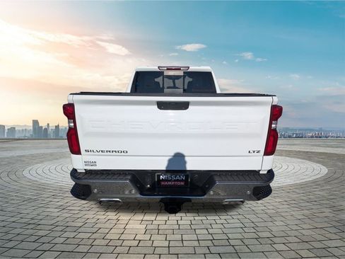 Used 2022 Chevrolet Silverado 1500 LTZ image 6