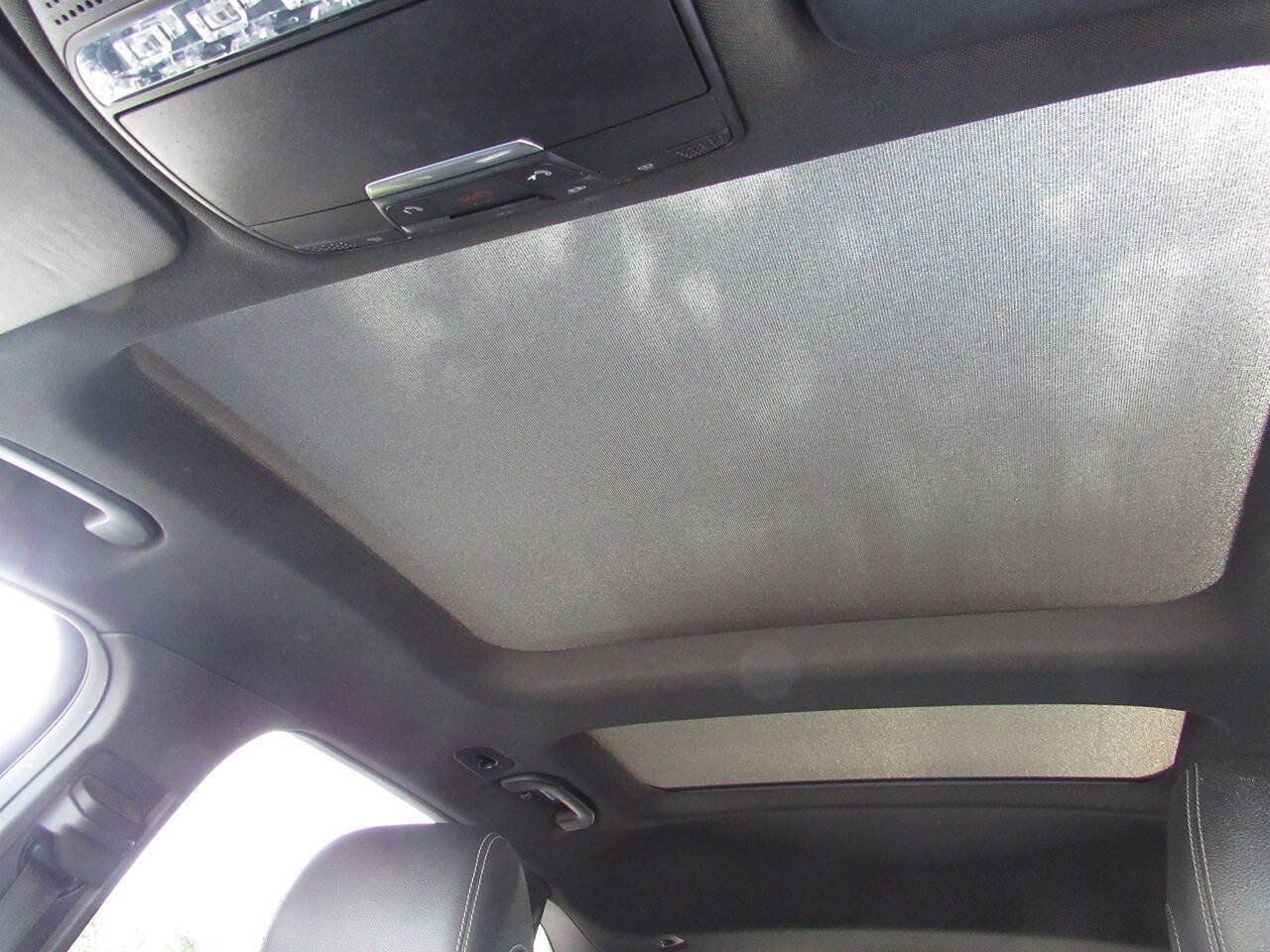 Used 2018 Mercedes-Benz GLC 300 4MATIC image 40