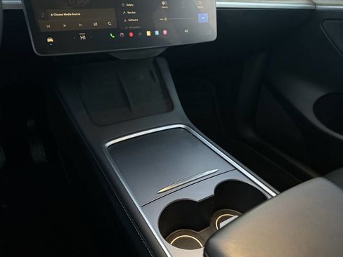 Used 2023 Tesla Model Y Long Range image 24