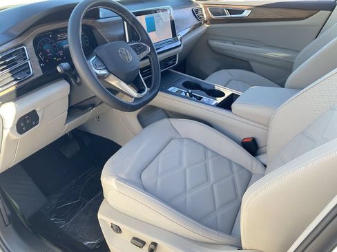 New 2026 Volkswagen Atlas SE FWD image 14