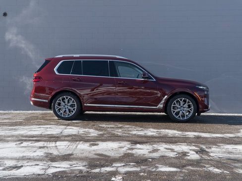 Used 2024 BMW X7 xDrive40i w/ Executive Package image 8