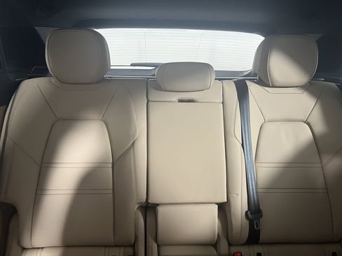 Certified 2023 Porsche Cayenne AWD/4WD image 16