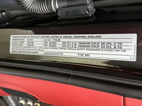 Used 2018 Bentley Bentayga image 62