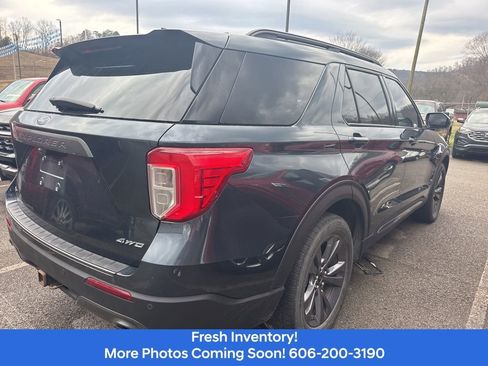 Used 2022 Ford Explorer XLT w/ Equipment Group 202A image 6