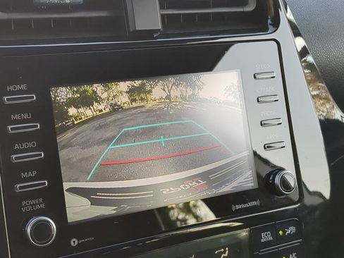 Used 2021 Toyota Prius XLE image 19