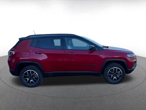 Used 2025 Jeep Compass Trailhawk image 16