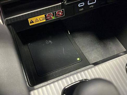 Used 2025 Lexus RX 500h F Sport image 38