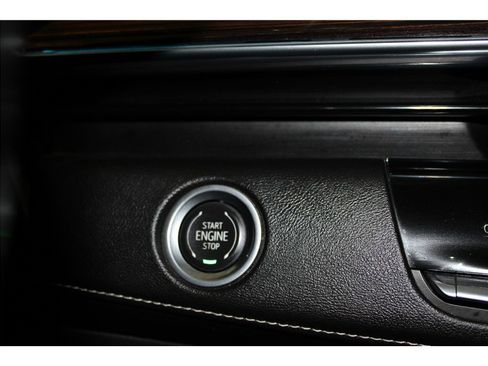 Used 2022 Cadillac Escalade ESV Premium Luxury image 37