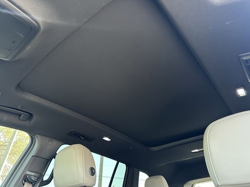 Used 2024 GMC Acadia Elevation image 26