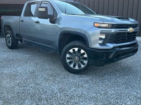 Used 2024 Chevrolet Silverado 2500 Custom w/ Custom Convenience Package AWD/4WD image 1