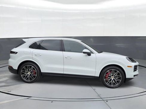 Certified 2024 Porsche Cayenne S image 7