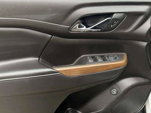 Used 2019 GMC Acadia SLE image 23