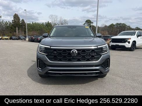 Used 2024 Volkswagen Atlas SEL Premium R-Line image 2