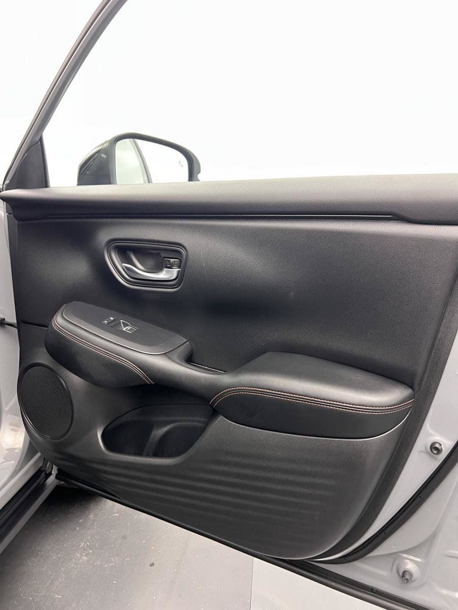 Certified 2025 Honda HR-V Sport image 26
