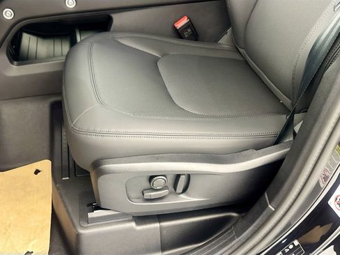 New 2026 Land Rover Defender 110 X-Dynamic SE AWD/4WD image 18