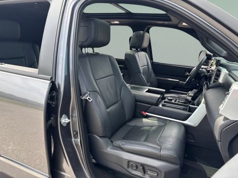 Used 2025 Toyota Sequoia Platinum AWD/4WD image 25