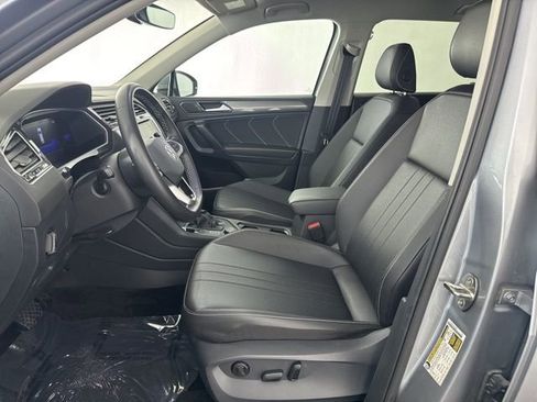 Used 2023 Volkswagen Tiguan SE AWD/4WD image 21
