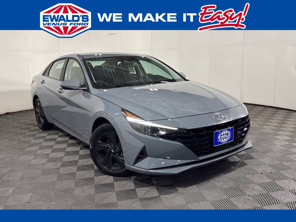 Used 2022 Hyundai Elantra SEL w/ Convenience Package FWD image 1