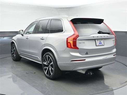 Used 2023 Volvo XC90 B6 Plus image 6