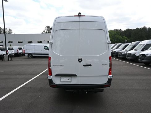 Used 2026 Mercedes-Benz Sprinter 2500 image 25