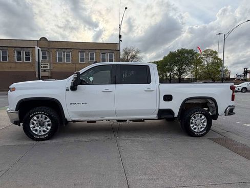 Used 2021 Chevrolet Silverado 2500 LT w/ Fleet Comfort Package AWD/4WD image 8