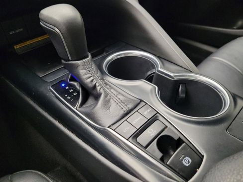 Used 2019 Toyota Camry XLE image 26