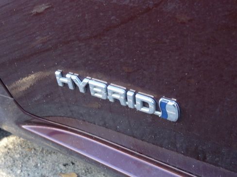 Used 2018 Toyota Avalon Limited image 19