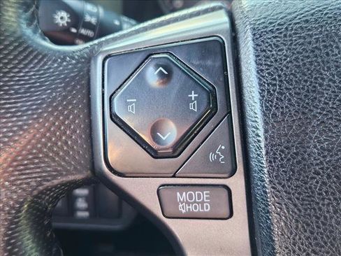 Used 2021 Toyota Tacoma TRD Off-Road w/ Technology Package image 11