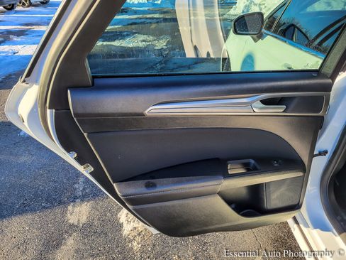 Used 2019 Ford Fusion SE image 29