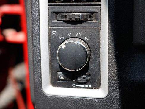 Used 2010 Dodge Ram 1500 Truck SLT w/ Remote Start & Security Group AWD/4WD image 38