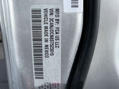 Used 2025 Jeep Compass Limited image 29