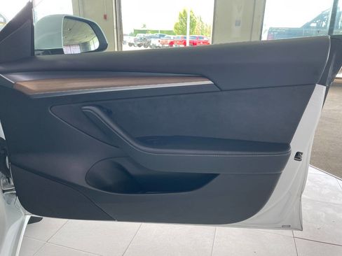 Used 2022 Tesla Model 3 image 27