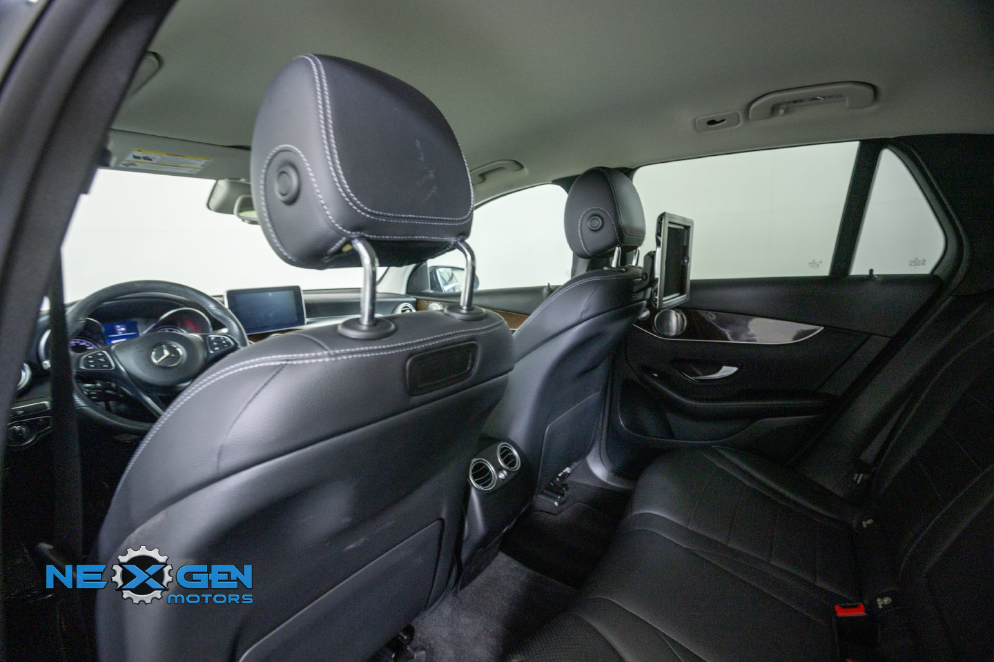 Used 2019 Mercedes-Benz GLC 300 4MATIC image 28