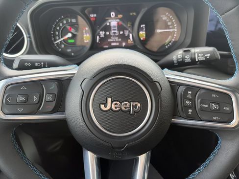 Used 2024 Jeep Wrangler High Altitude AWD/4WD image 29