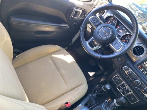 Used 2018 Jeep Wrangler Unlimited Sahara image 28