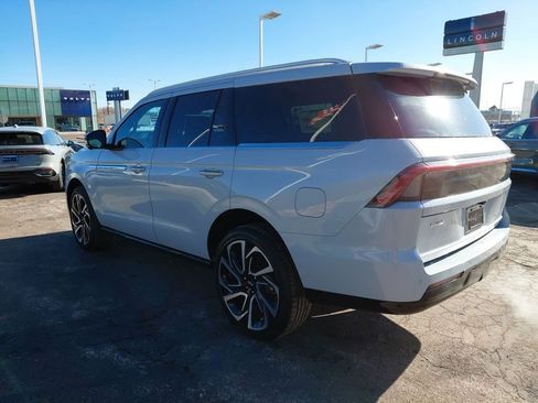 New 2026 Lincoln Navigator Reserve image 15