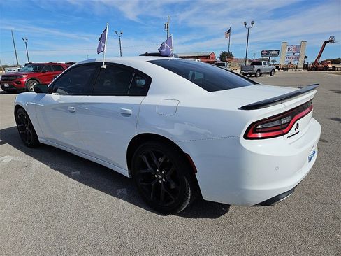 Used 2021 Dodge Charger SXT w/ Blacktop Package image 3