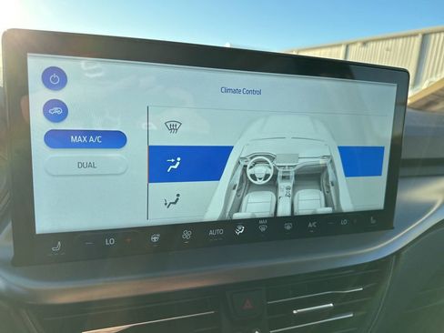 New 2026 Ford Escape SE image 24